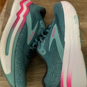 Brooks Teal and Pink Ghost Max 2 Running Shoes